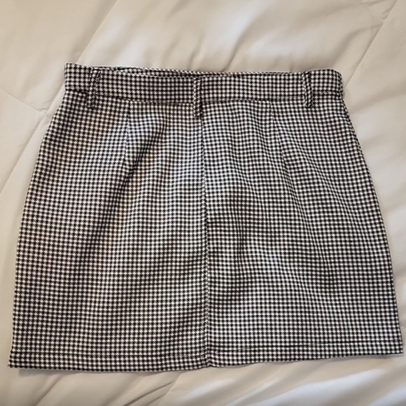 Emory Park Houndstooth Black & White Mini Skirt - Picture 2 of 7